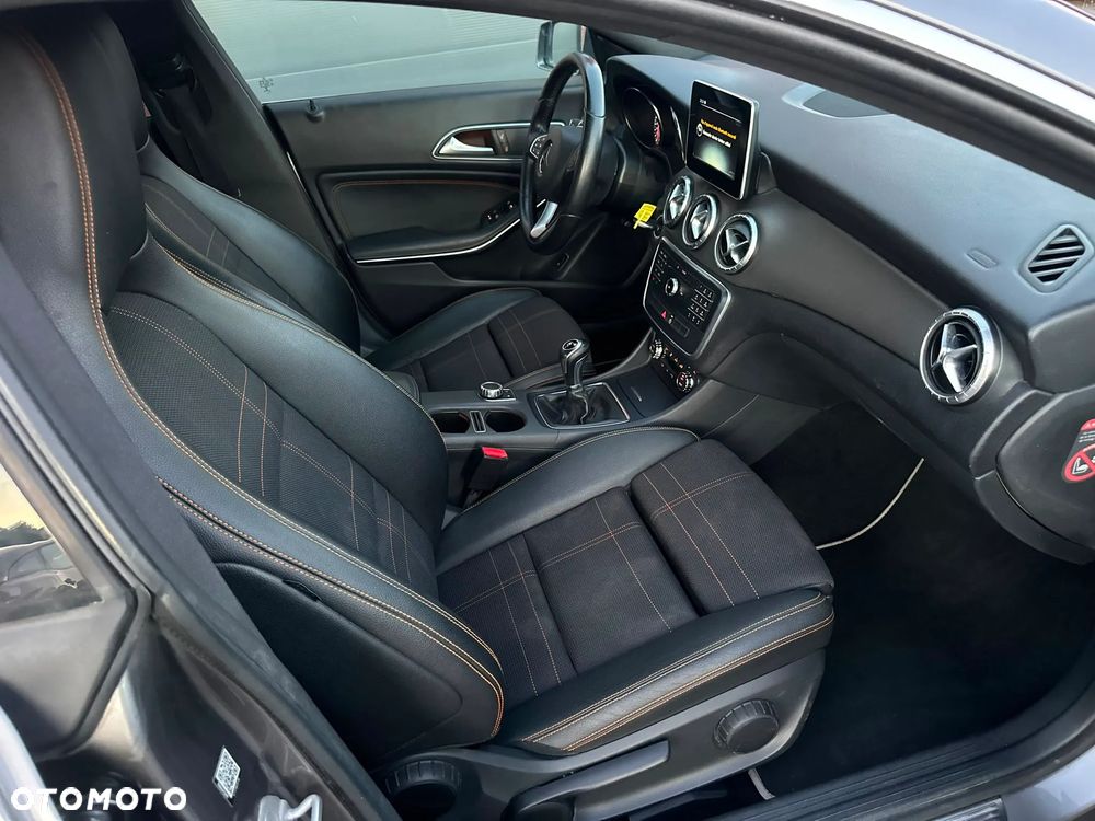 Mercedes-Benz CLA 180 d - 12
