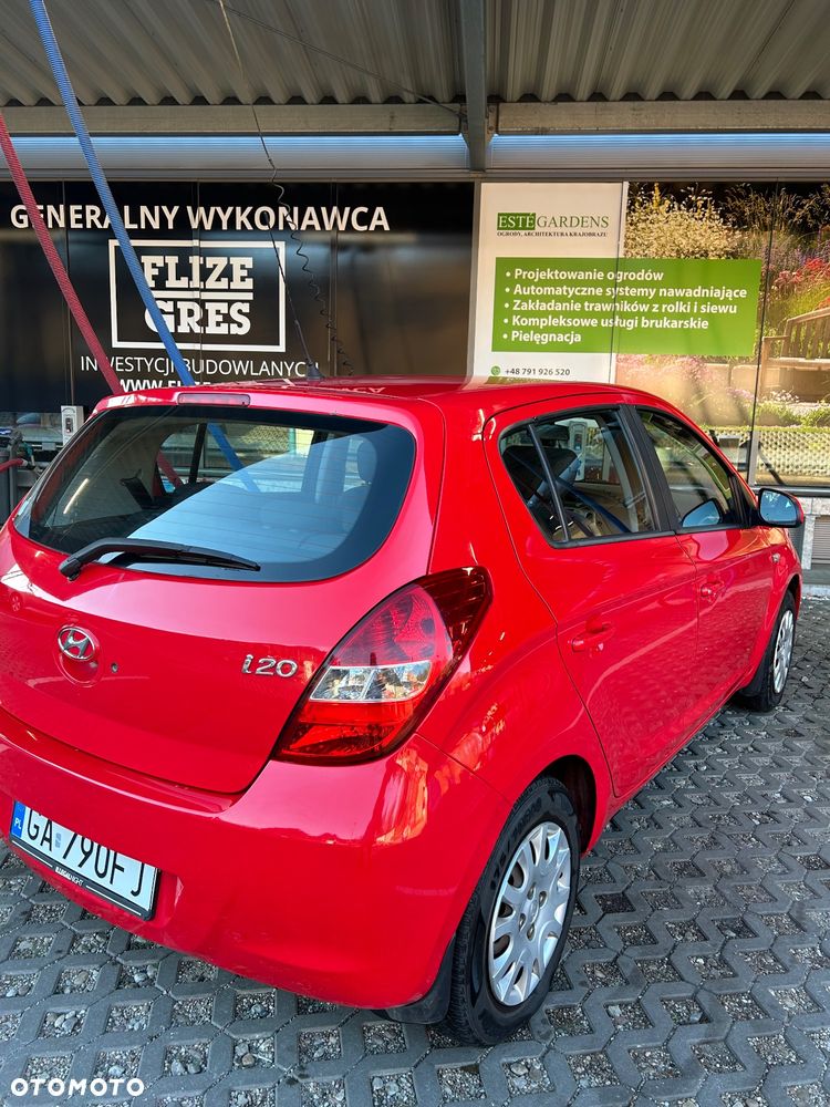 Hyundai i20 1.2 Classic + - 8