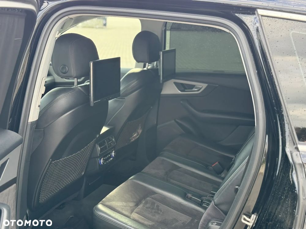 Audi Q7 - 10