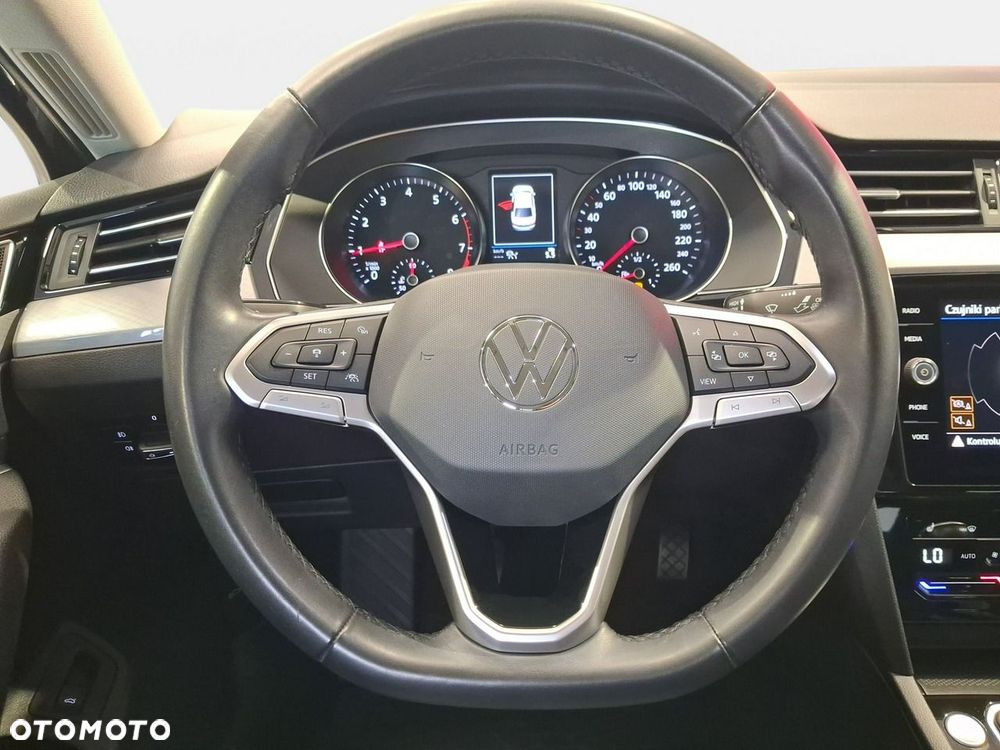 Volkswagen Passat - 18