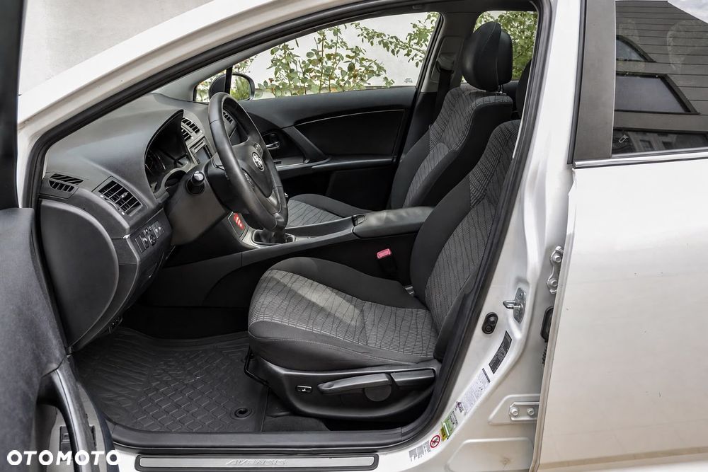 Toyota Avensis - 7