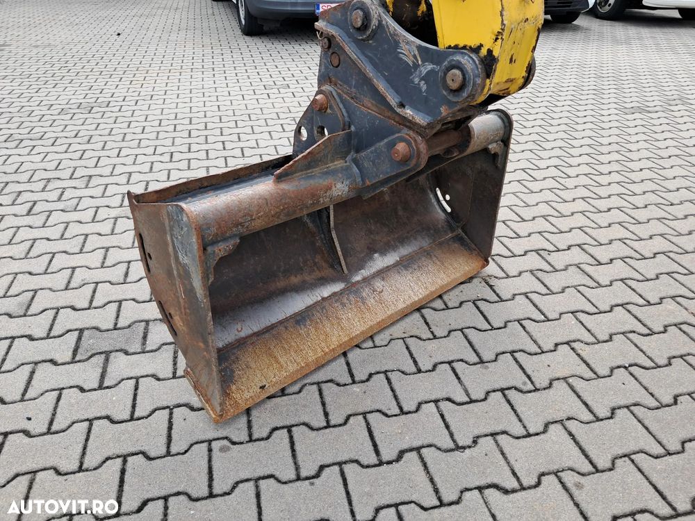 Komatsu wb93r-8 4x4 cupa multifunctionala 4 cupe brat telescopic - 8