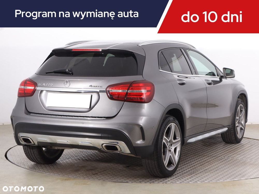Mercedes-Benz GLA - 7