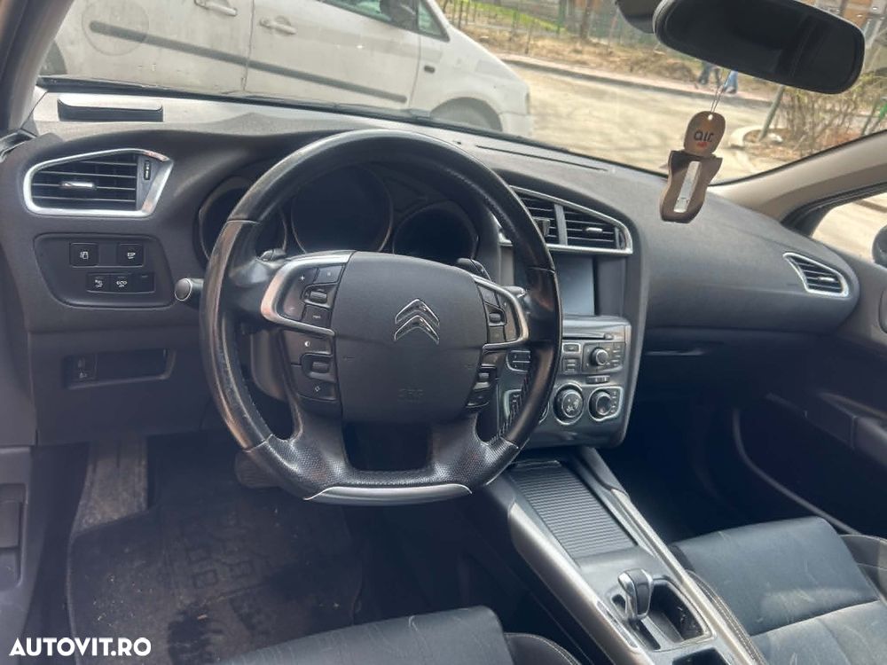 Citroën C4 1.6 e-HDi FAP Exclusive - 8