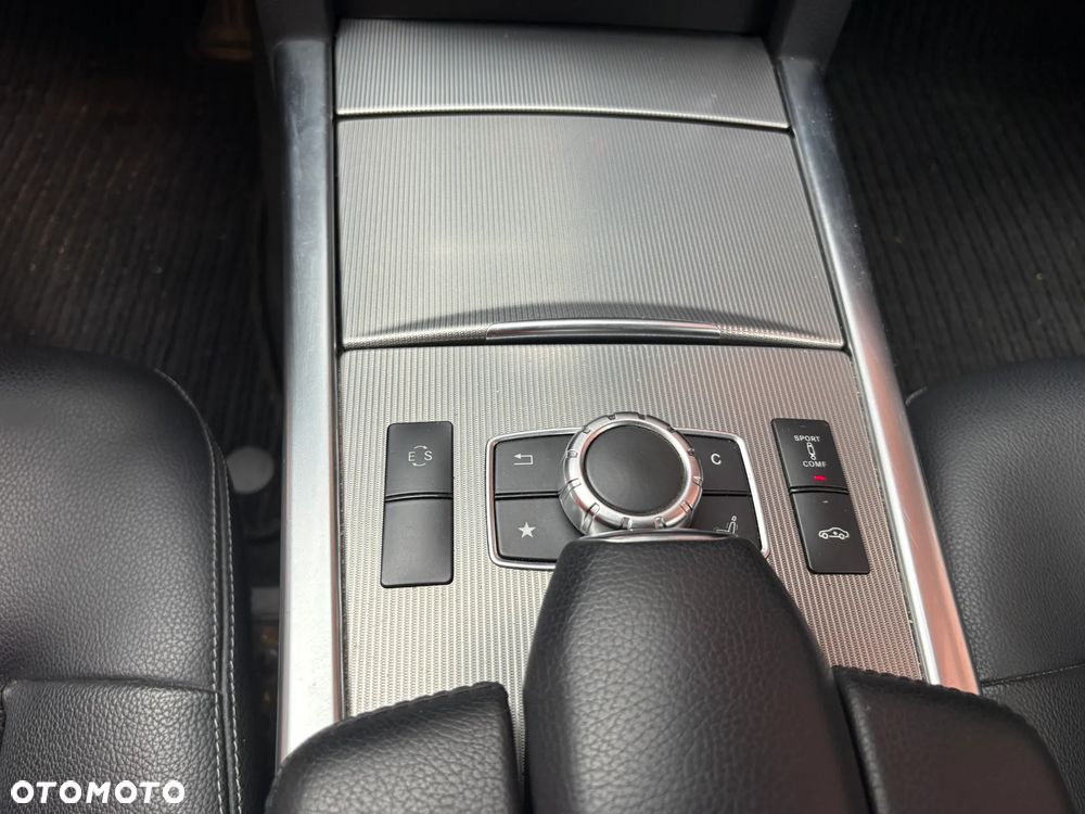 Mercedes-Benz Klasa E 250 BlueTEC 4-Matic Avantgarde - 17