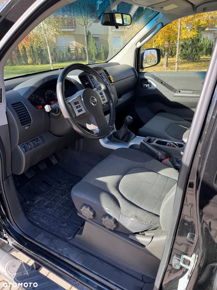 Nissan Navara 2.5 D LE Long EU5 - 10