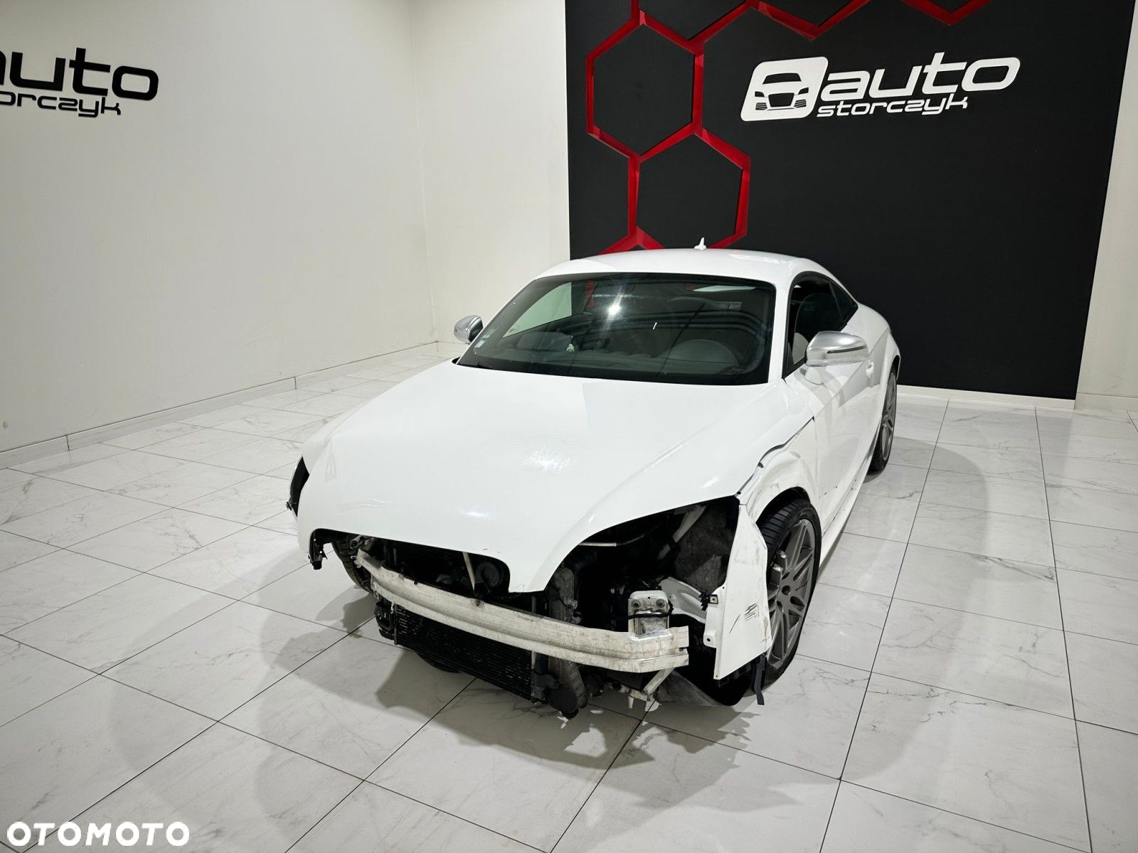 Audi TT S Coupé - 12