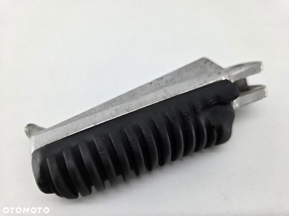 PODNOZEK PRAWY STOPKA HONDA CB CBR CRF NT CMX - 1