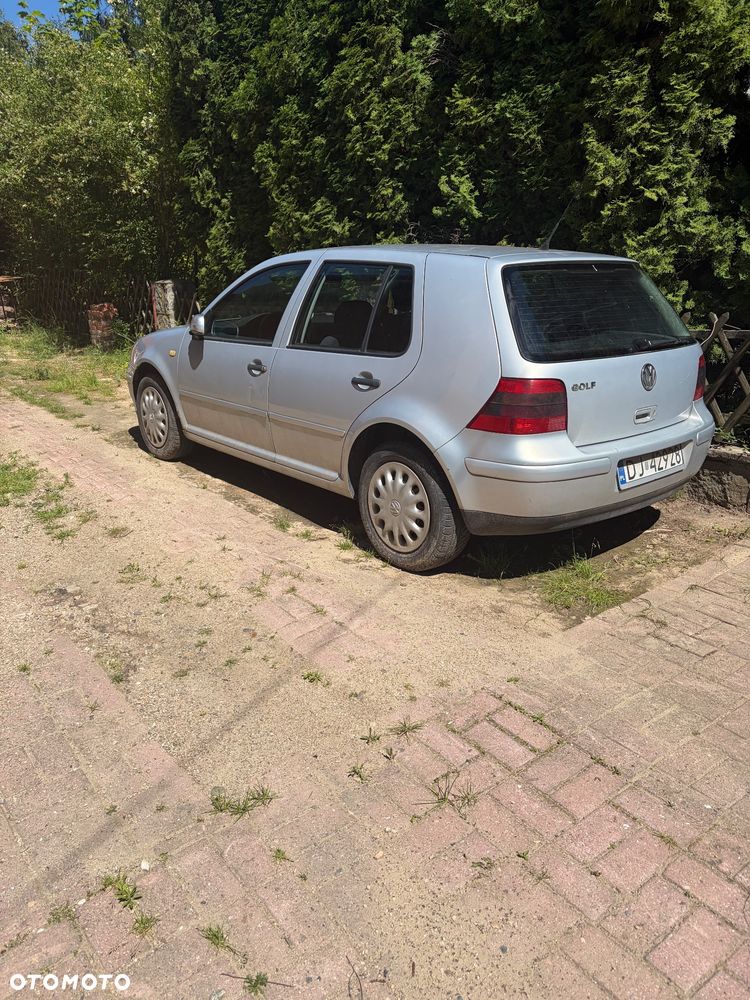 Volkswagen Golf 1.4 Basis - 2