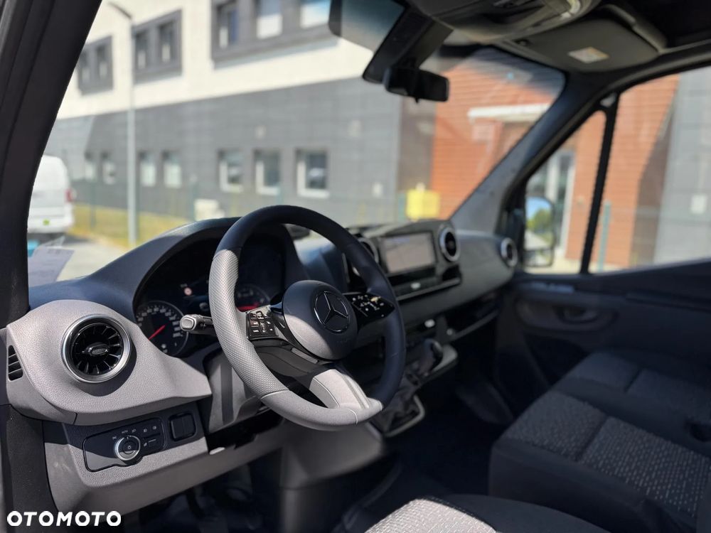 Mercedes-Benz Sprinter - 6