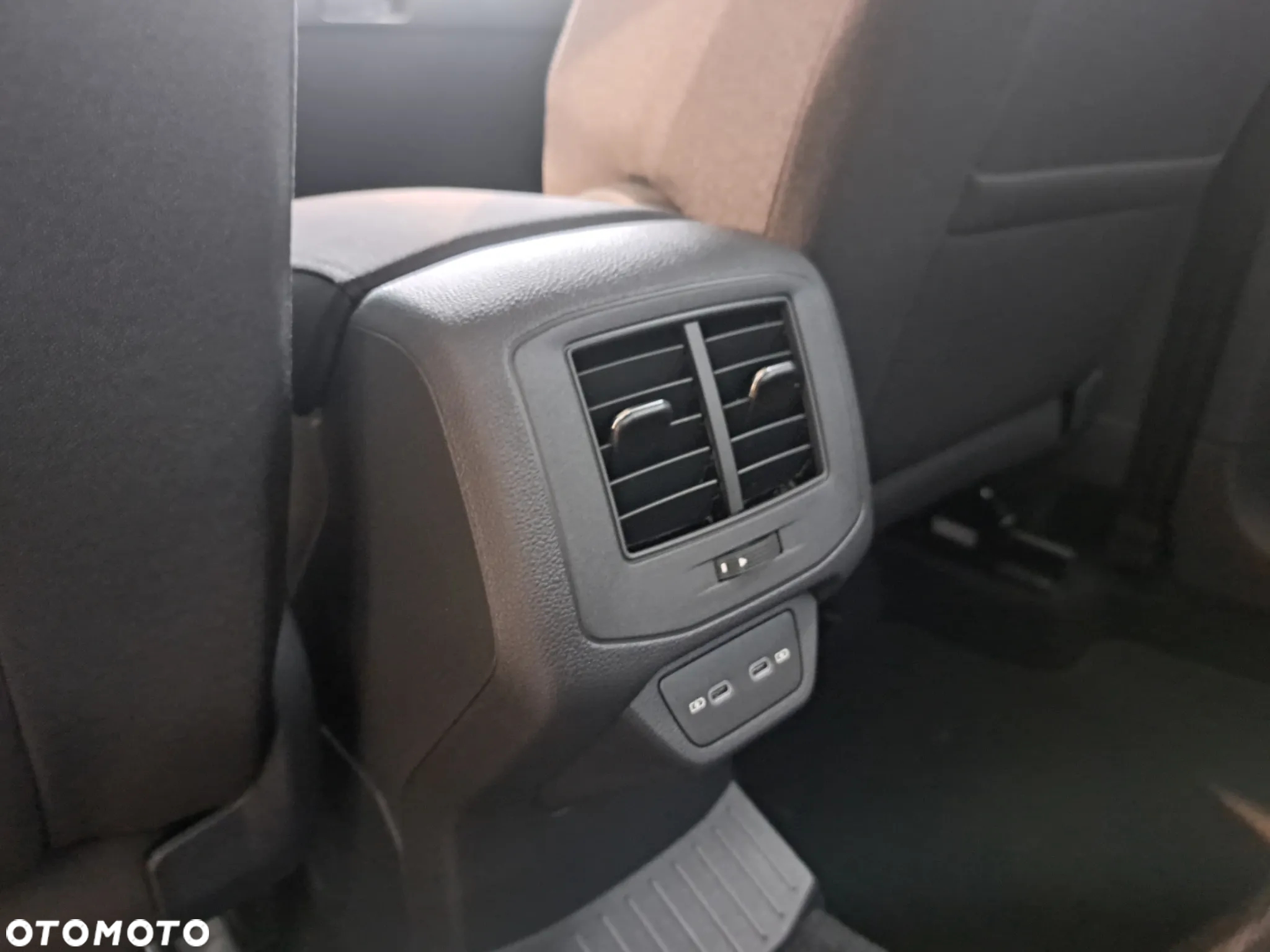 Volkswagen T-Roc 1.5 TSI Life Plus DSG - 11