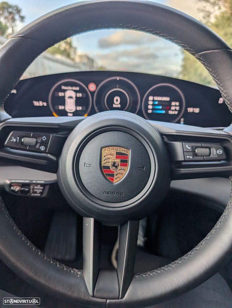 Porsche Taycan Sport Turismo bateria Performance Plus - 24