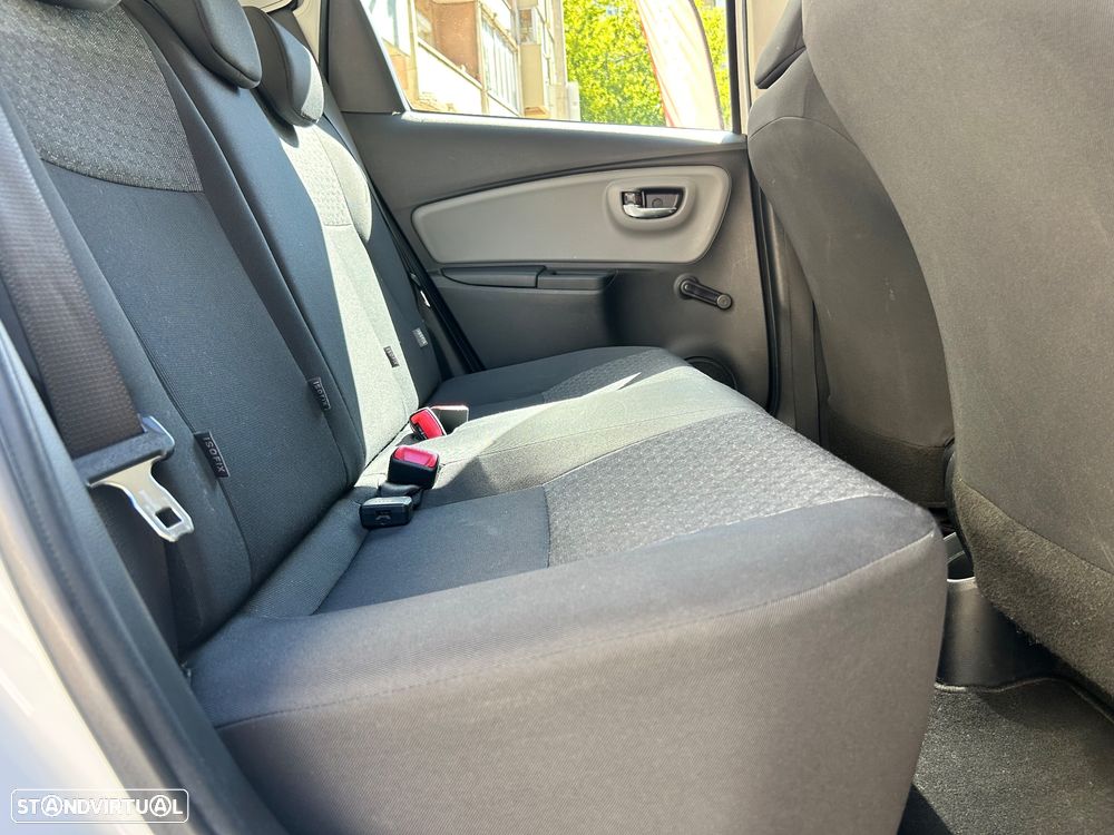 Toyota Yaris 1.0 VVT-i Comfort +PS Style +P.Techno - 12