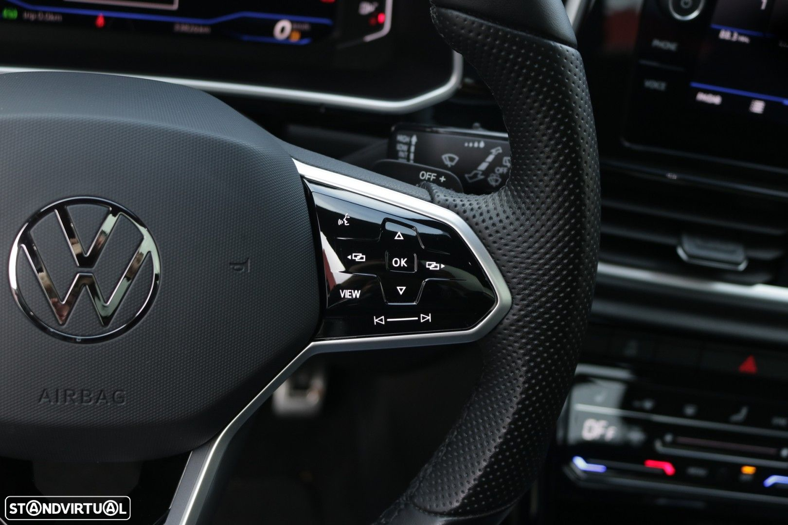 VW T-Roc 2.0 TDI R-Line DSG - 40