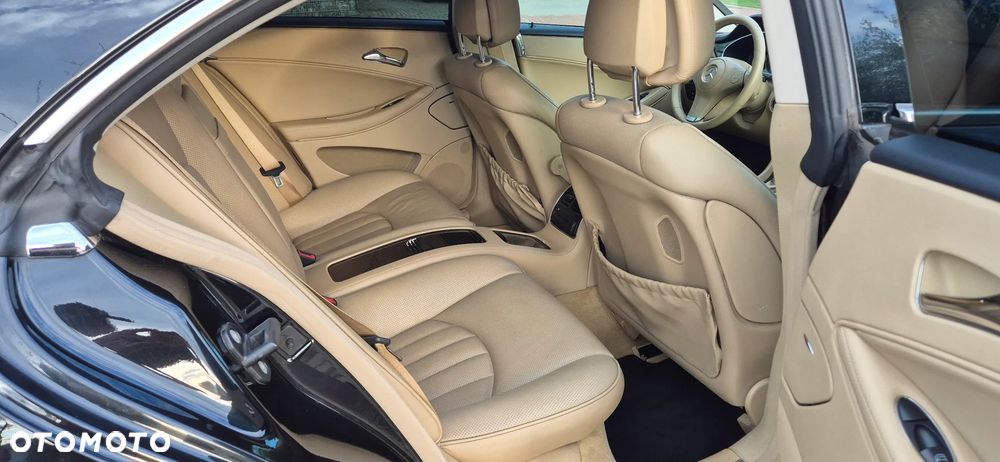 Mercedes-Benz CLS - 22