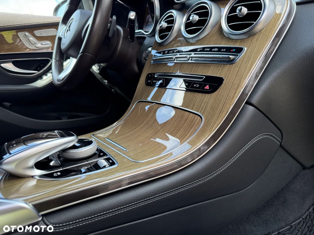 Mercedes-Benz GLC - 17