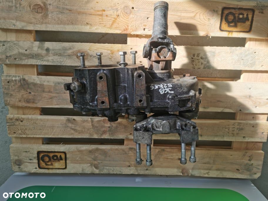JCB 527-55 {Przekładnia} - 7