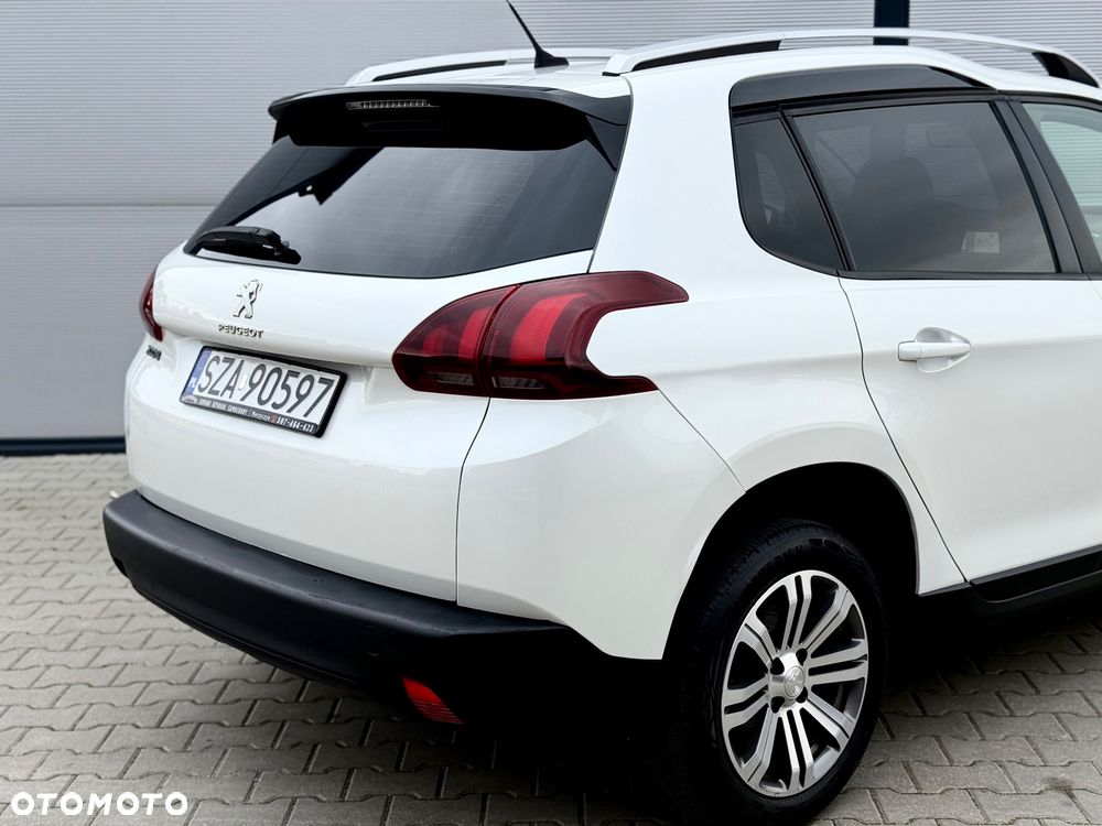 Peugeot 2008 1.2 Pure Tech GPF Allure S&S - 17