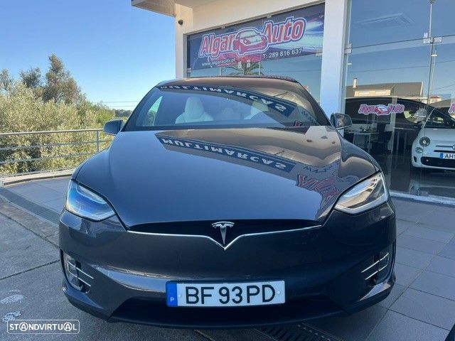 Tesla Model X - 6
