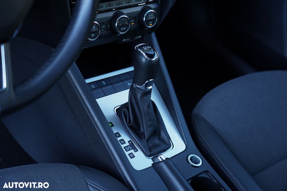 Skoda Octavia 2.0 TDI DSG Style - 12