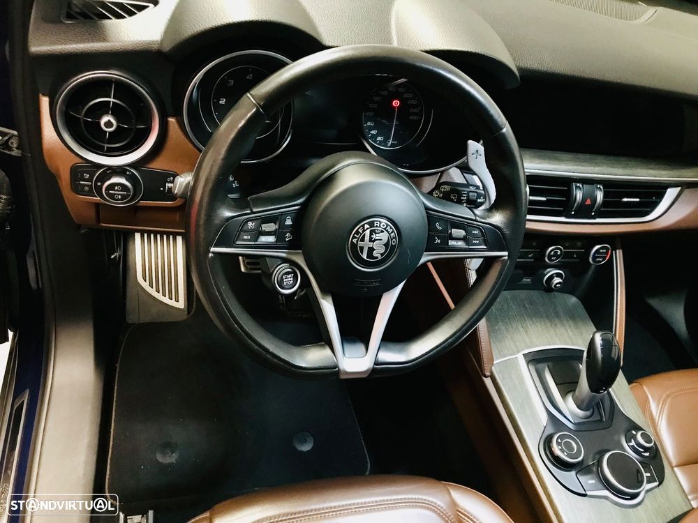 Alfa Romeo Stelvio 2.2 D Estrema Q4 AT8 - 10