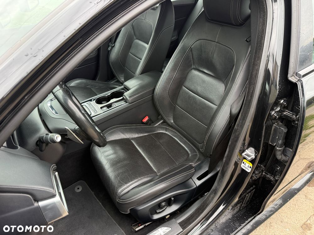 Jaguar XE 20d R-Sport - 15