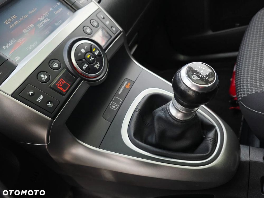 Toyota Verso 1.6 D-4D Premium - 23