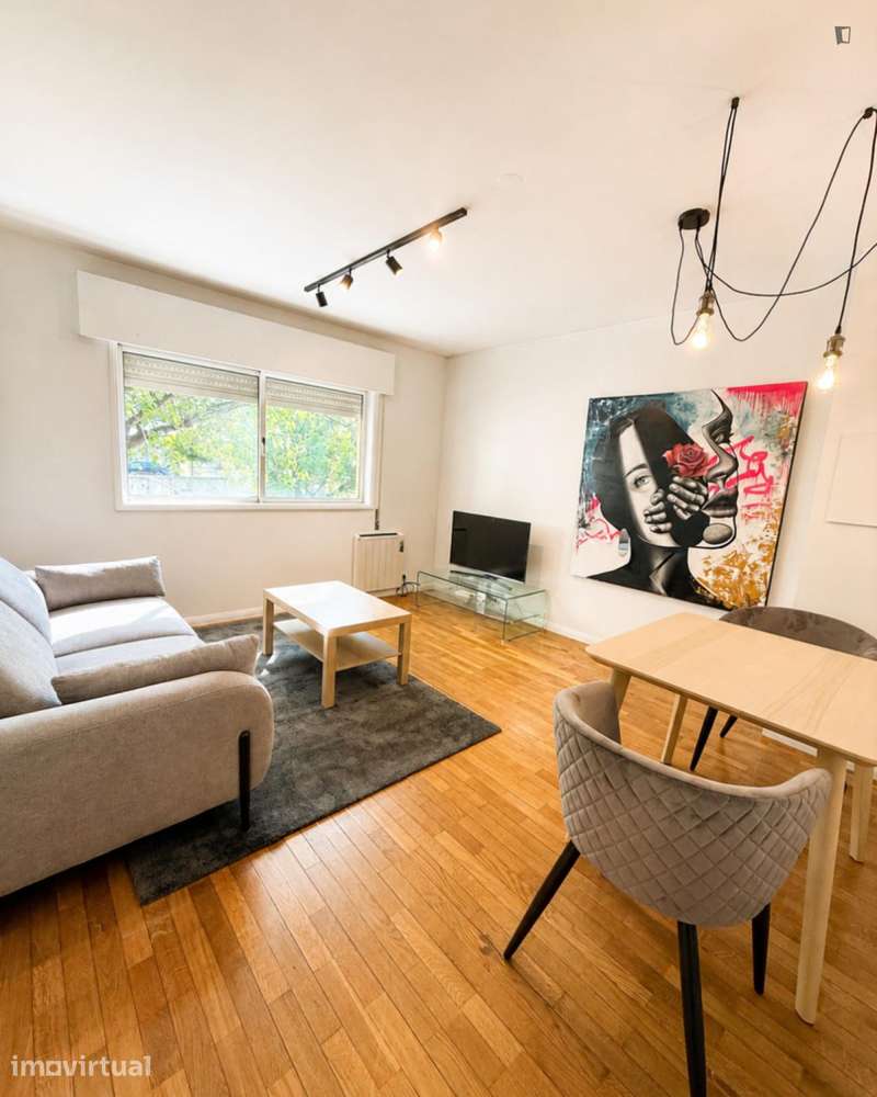 Apartamento com 1 quartos - localizado em Ramalde Porto - Grande imagem: 4/10