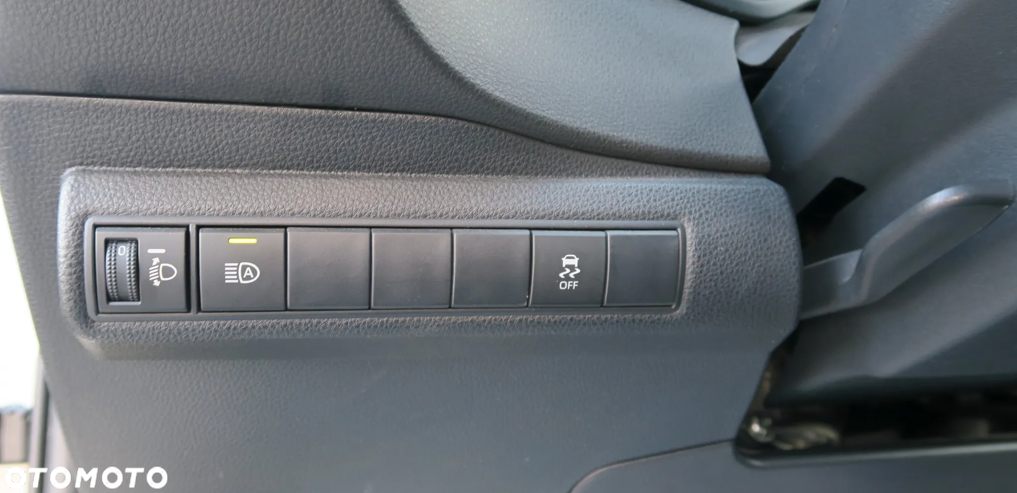Toyota Corolla - 21