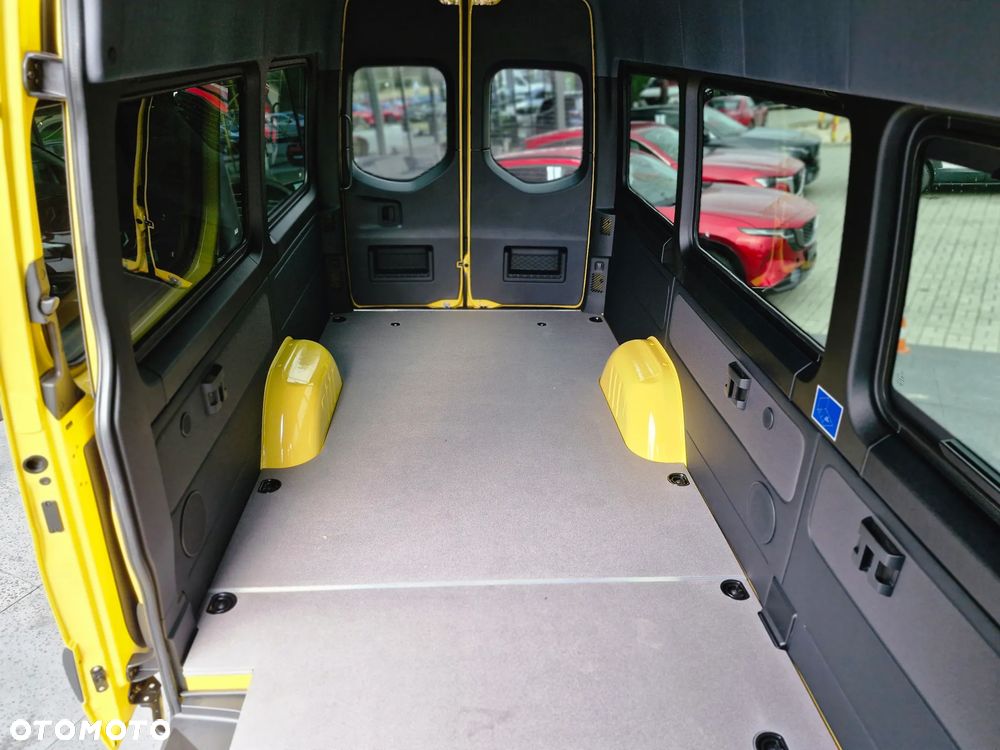 Mercedes-Benz Sprinter - 29
