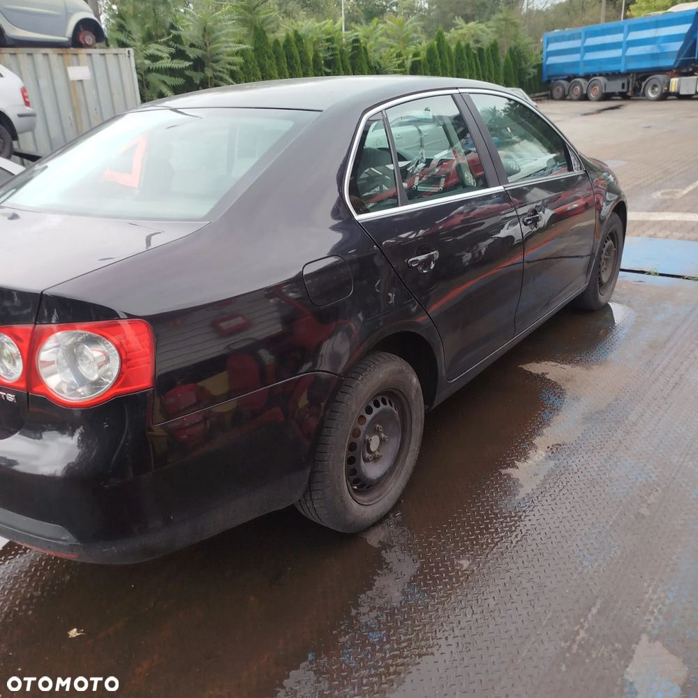 Volkswagen Jetta na części . - 8