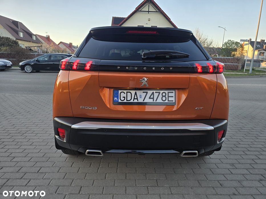 Peugeot 2008 PureTech 130 EAT8 GT - 4
