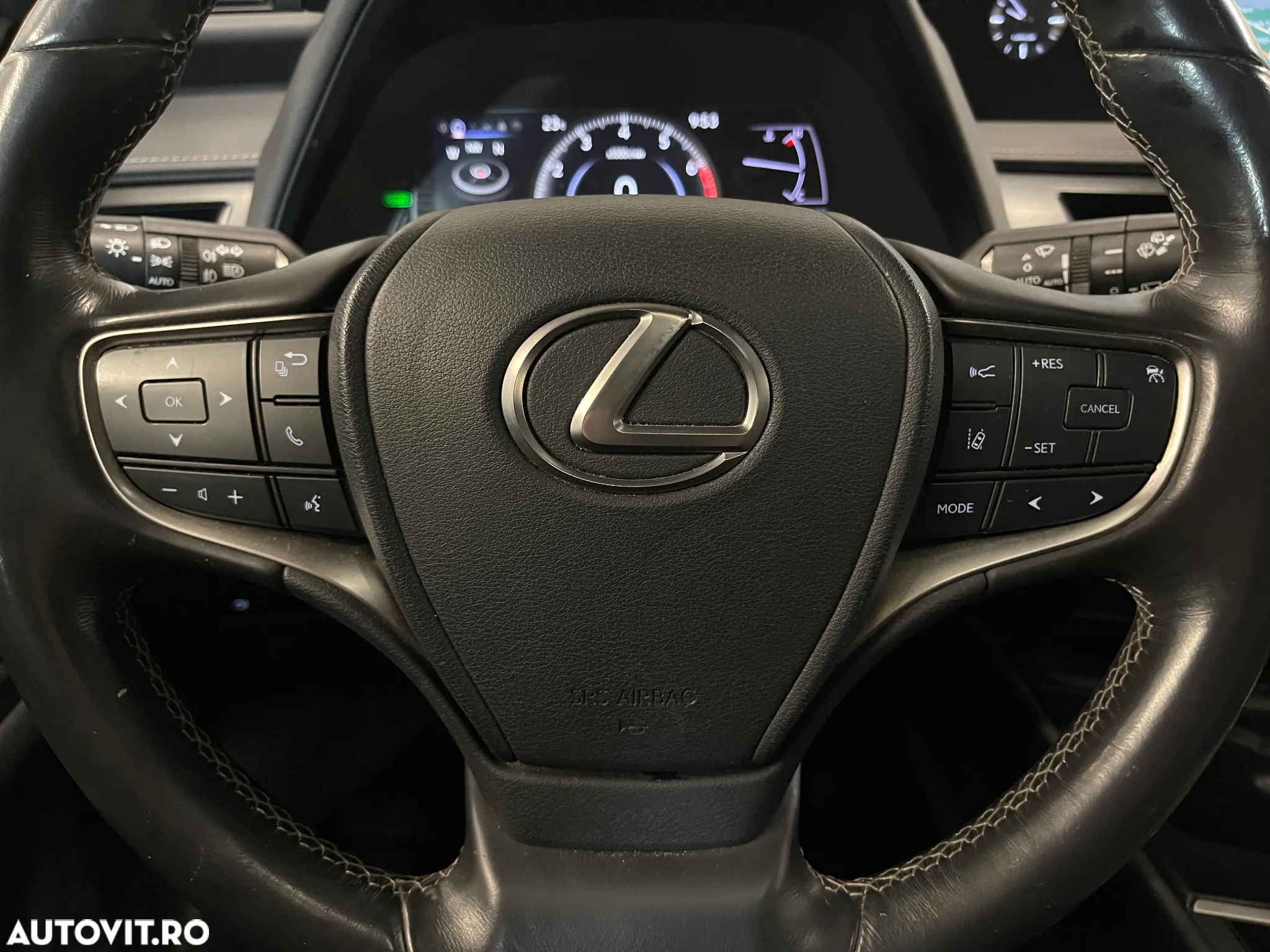 Lexus UX 250h 2.0L HEV 20H- (178 HP) 4X4 CVT Luxury - 21