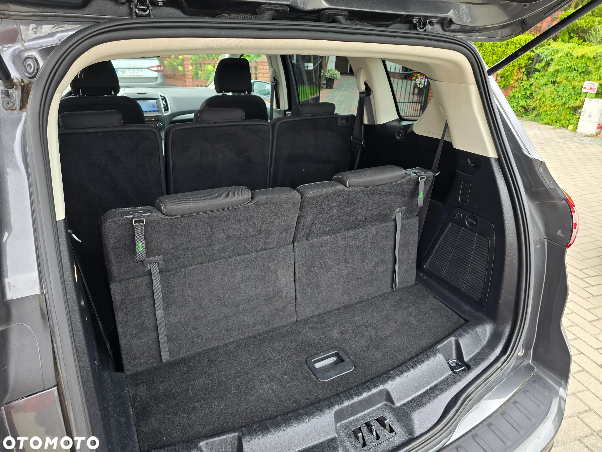 Ford S-Max - 21