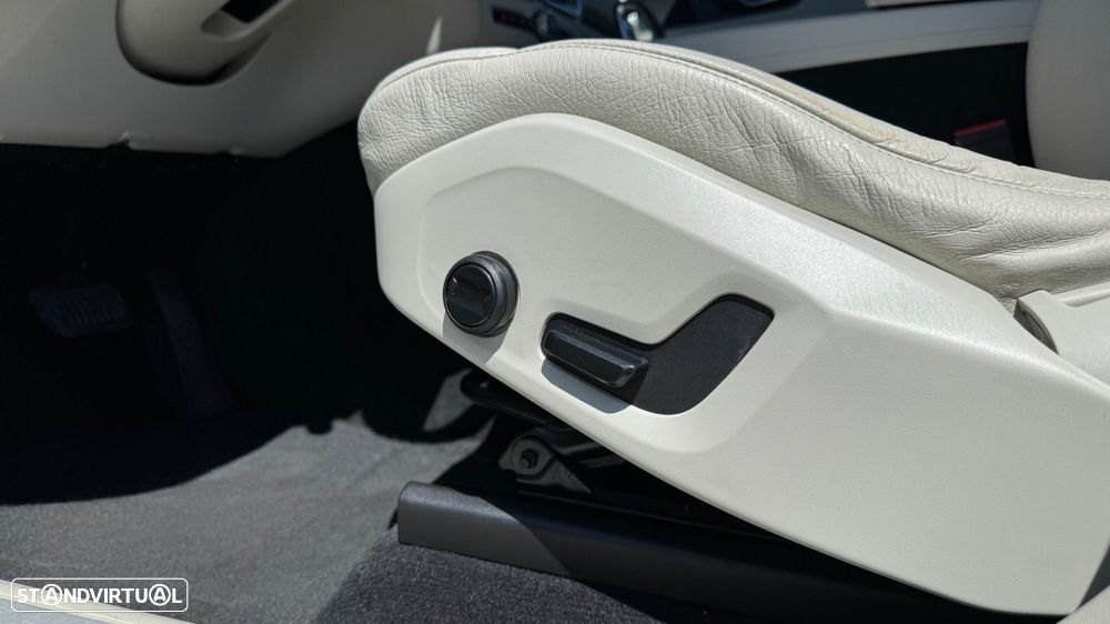 Volvo XC 60 2.0 B4 Momentum - 5