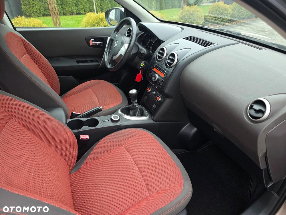 Nissan Qashqai 2.0 4x4 visia - 9