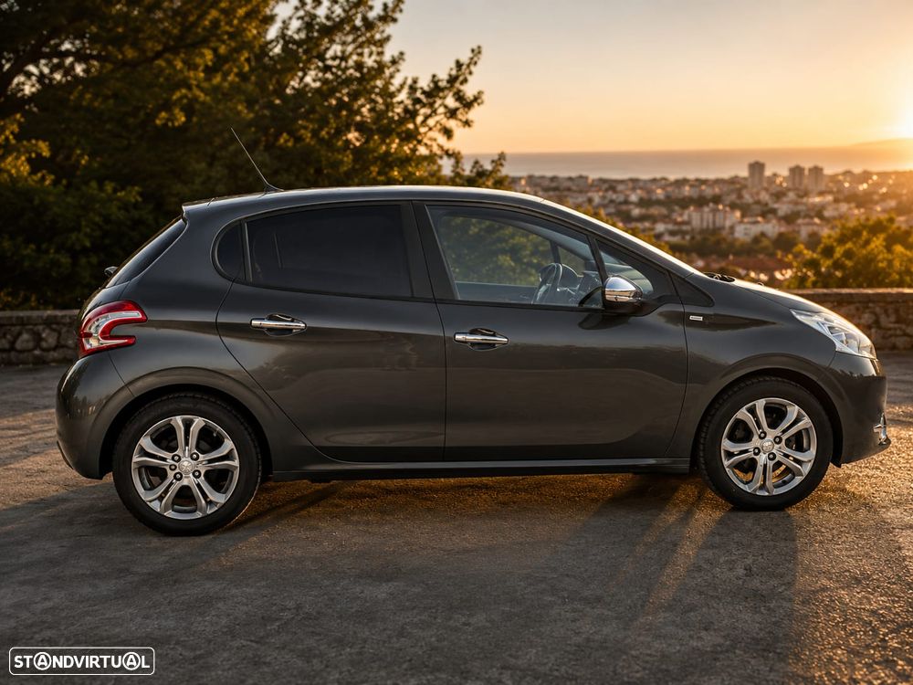 Peugeot 208 - 2