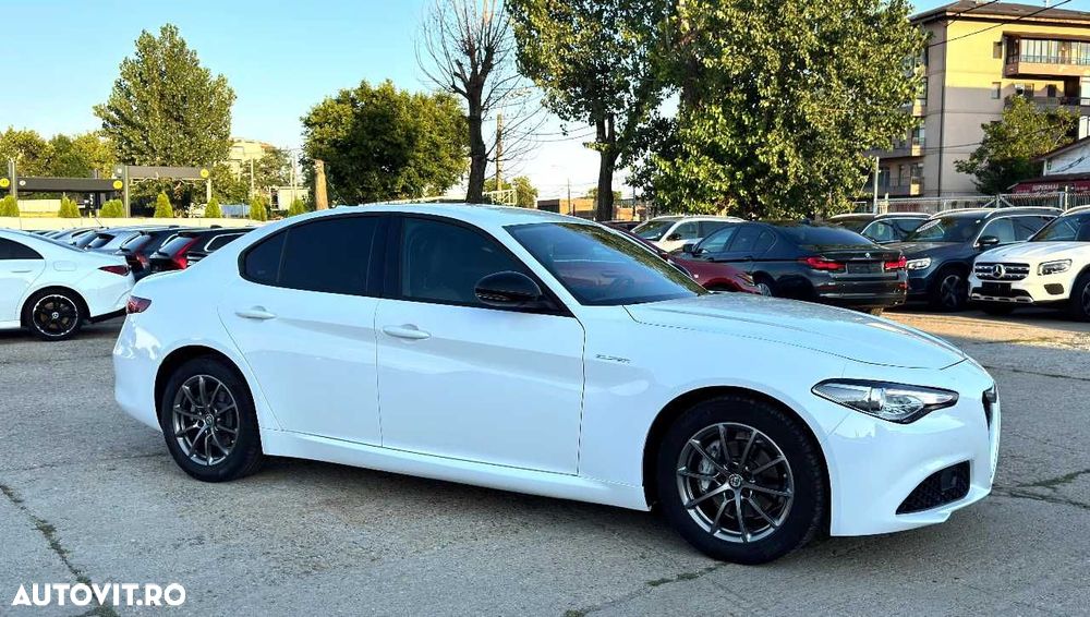 Alfa Romeo Giulia - 11