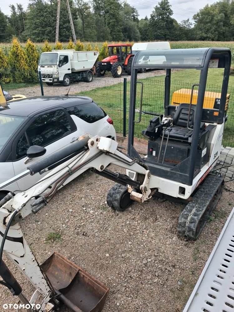 Bobcat 320 - 3