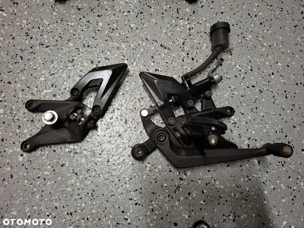KTM Duke 125 390 set podnóżek dźwignia łapa mocowanie silnika - 3