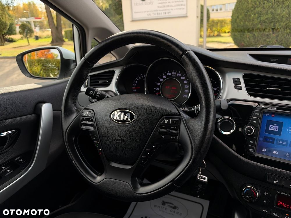 Kia Ceed 1.4 CVVT Dream Team Edition - 38
