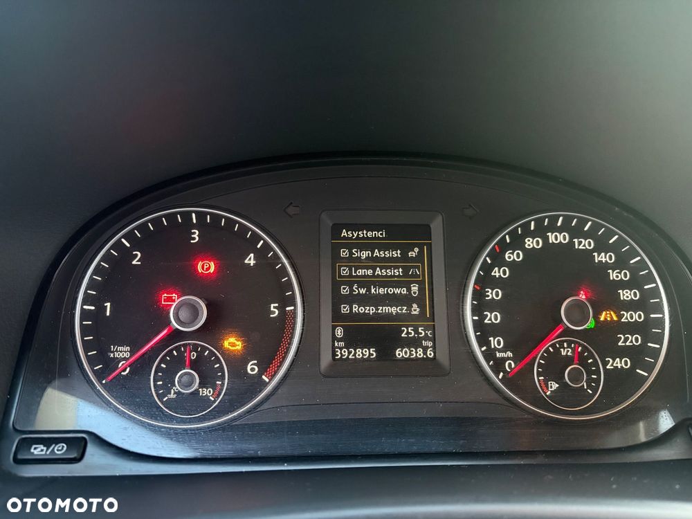 Volkswagen Touran 2.0 TDI DPF DSG Highline - 13