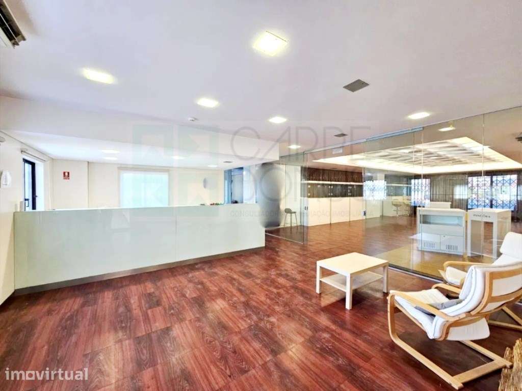 Espaçoso e funcional escritório com 600m2, em Carnaxide, Oeiras - Grande imagem: 5/60