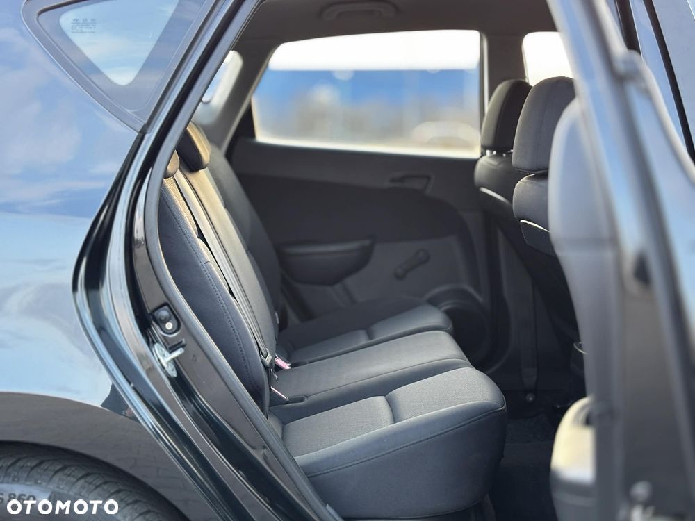 Hyundai i30 1.4 Base + - 11