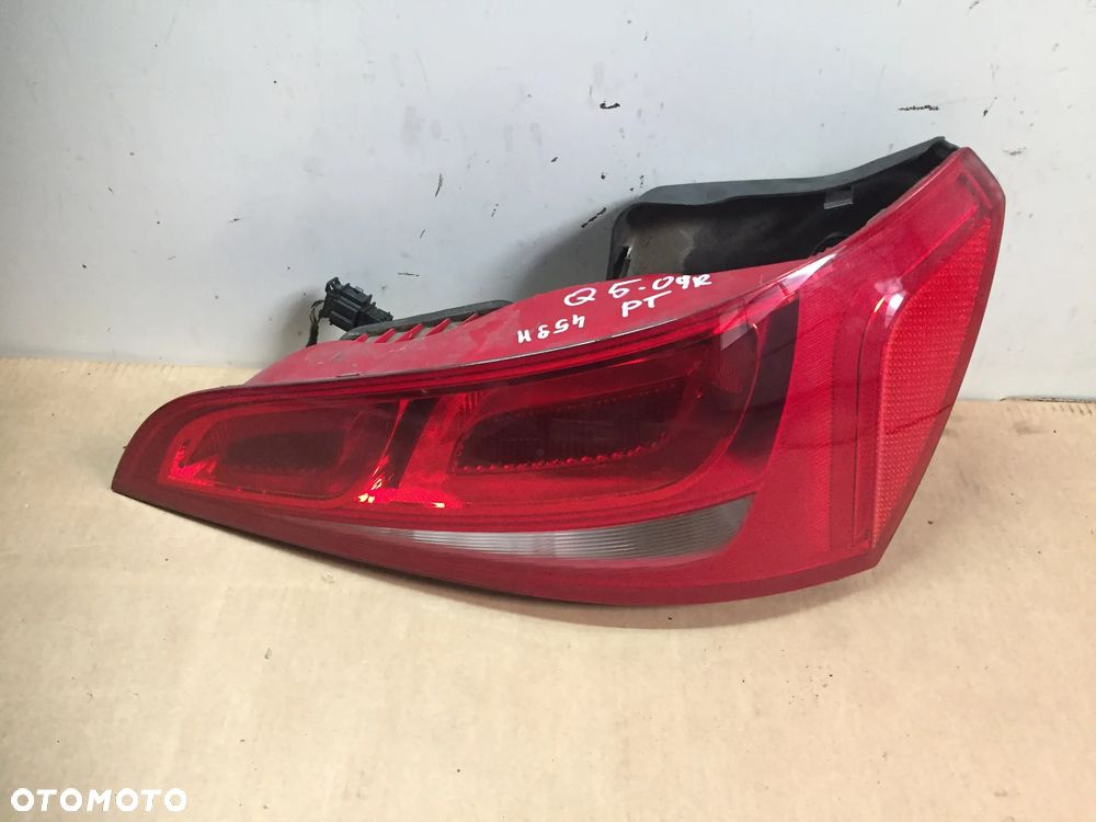 AUDI Q5 09R LAMPA PRAWA TYŁ 8R0945094