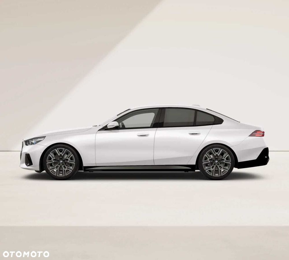 BMW Seria 5 520d xDrive mHEV M Sport - 3