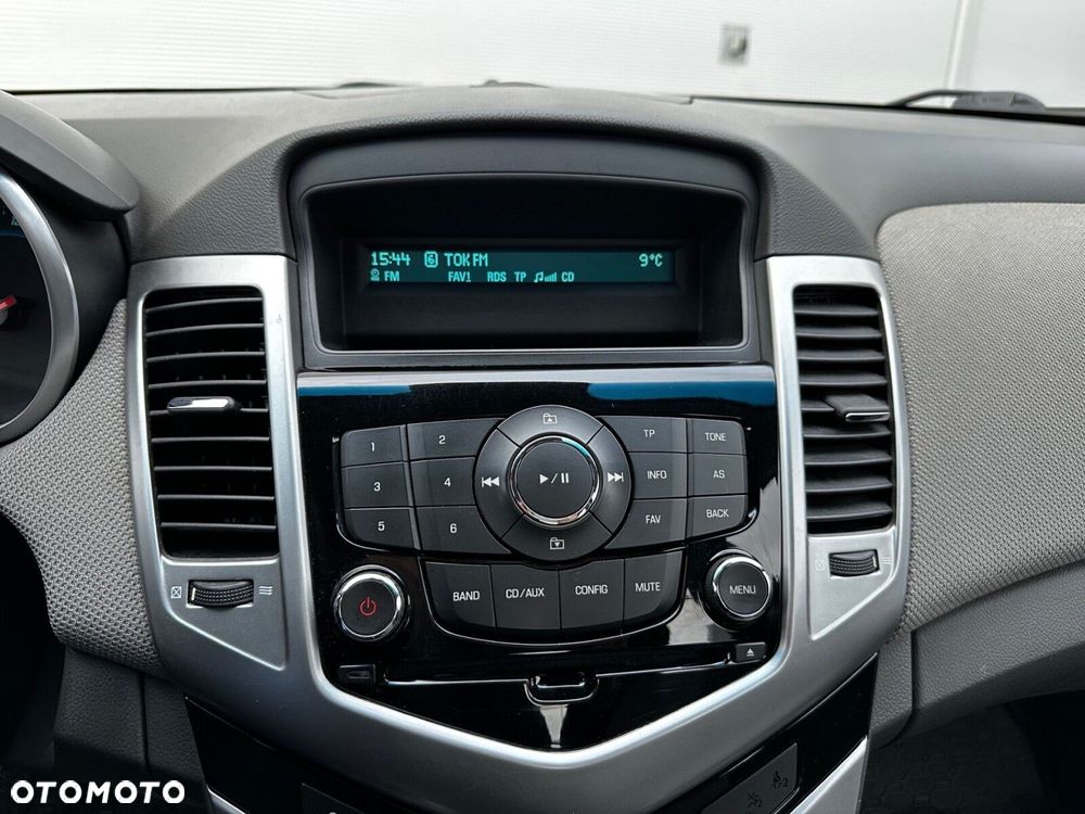 Chevrolet Cruze 1.6 LS - 10