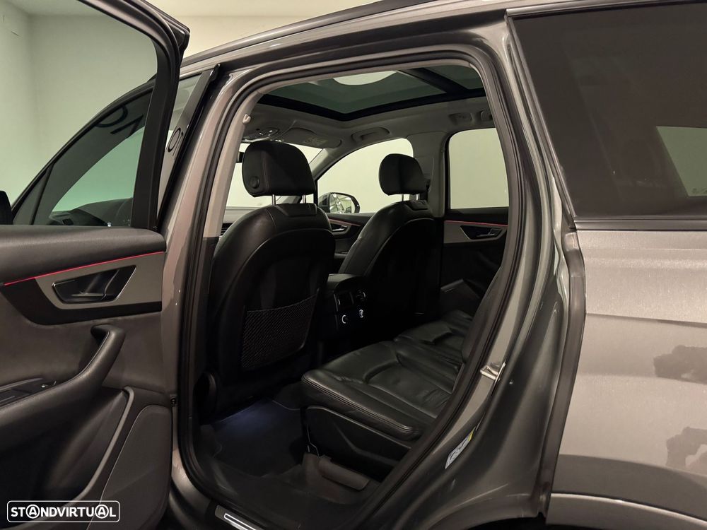 Audi Q7 3.0 TDi quattro Tiptronic 7L - 27