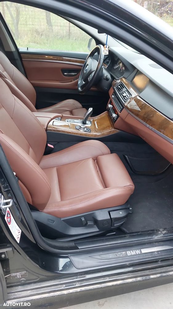 BMW Seria 5 520d Touring Aut. Luxury Line - 11