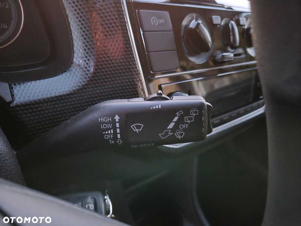 Volkswagen up! black - 16